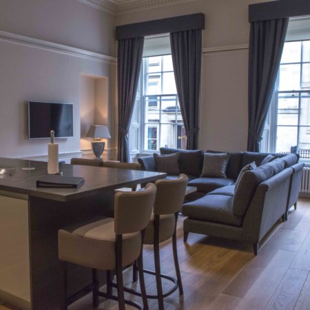 Challenge Dreamhouse to a price match and receive a bottle of wine for every booking!